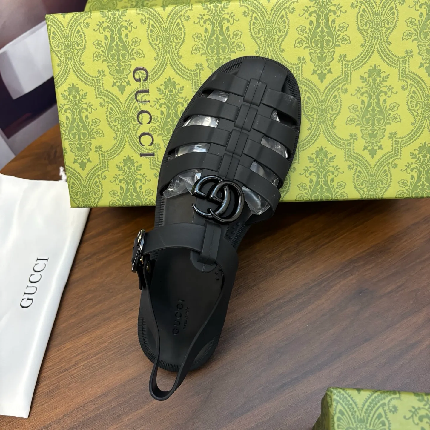 Men's shoes 260💰 [Gucci] Counter quality, top-quality original goods, real photos! Original TPU material, fine workmanship, comfortable; genuine 1:1 replica Size: 36 ~ 46